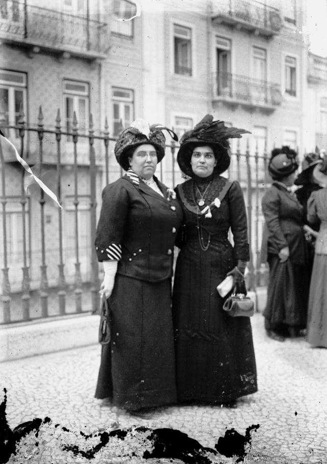 carolina beatriz ângelo e ana de castro osório na Ilustração Portugueza
