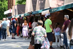 mercado improvável - vai à vila - vai à vila em festa - vila nova de famalicão - comércio - verão - lazer