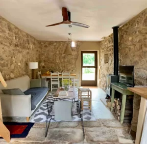 viajar - viagem - airbnb - a casa de adrian - galiza - caminho portugues da costa - peregrinação - santiago de compostela - turismo - turismo rural - casa - férias