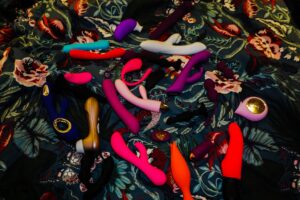 brinquedos sexuais - prazer - sexo - sexualidade - mulher - casal - foda - coito - coitus - copulation - sex - sexuality - toys - vibrators - vibradores